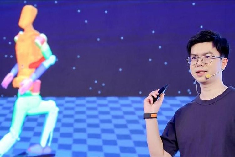 天才少年稚晖君william威廉机器人走路进场！AI模型做大脑，目标售价20万以内