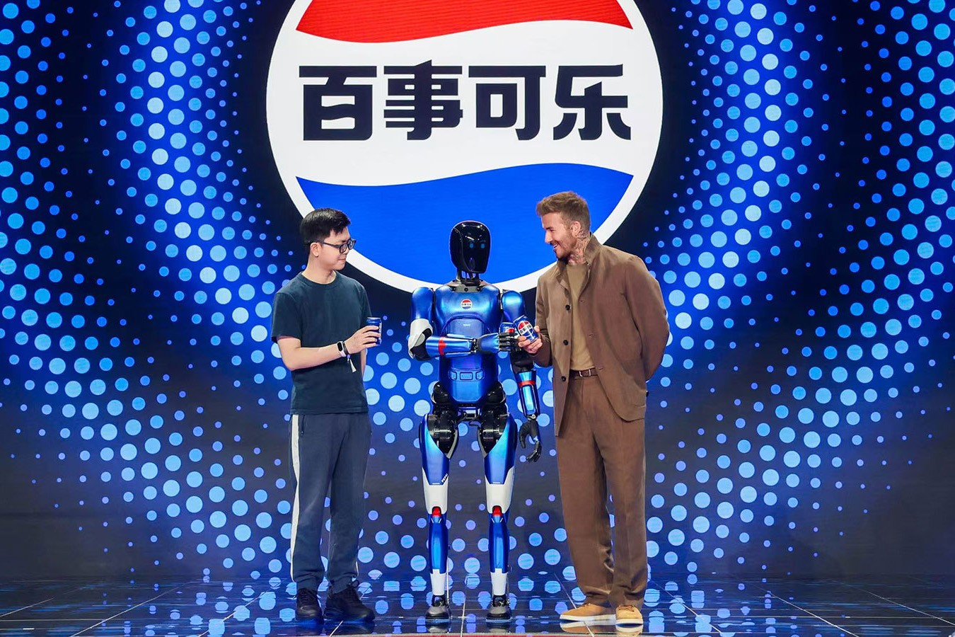 william威廉机器人携手百事中国共创“百事蓝宝” 共燃渴望新章